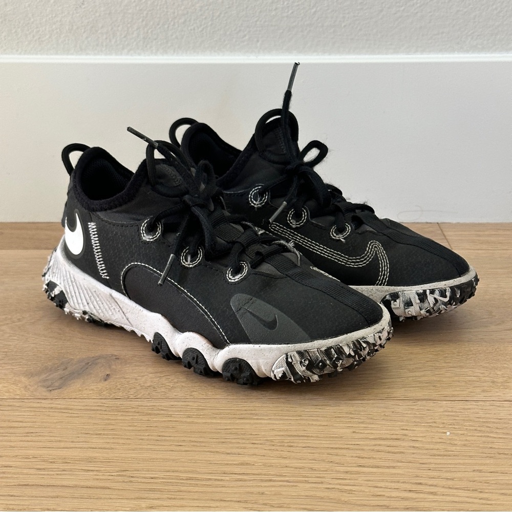 Nike Future Field Turf Cleats Black/White Kids 2.5Y